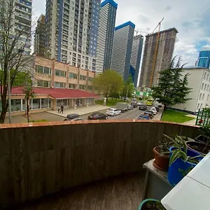 Pirosmani Apartament Апартаменты